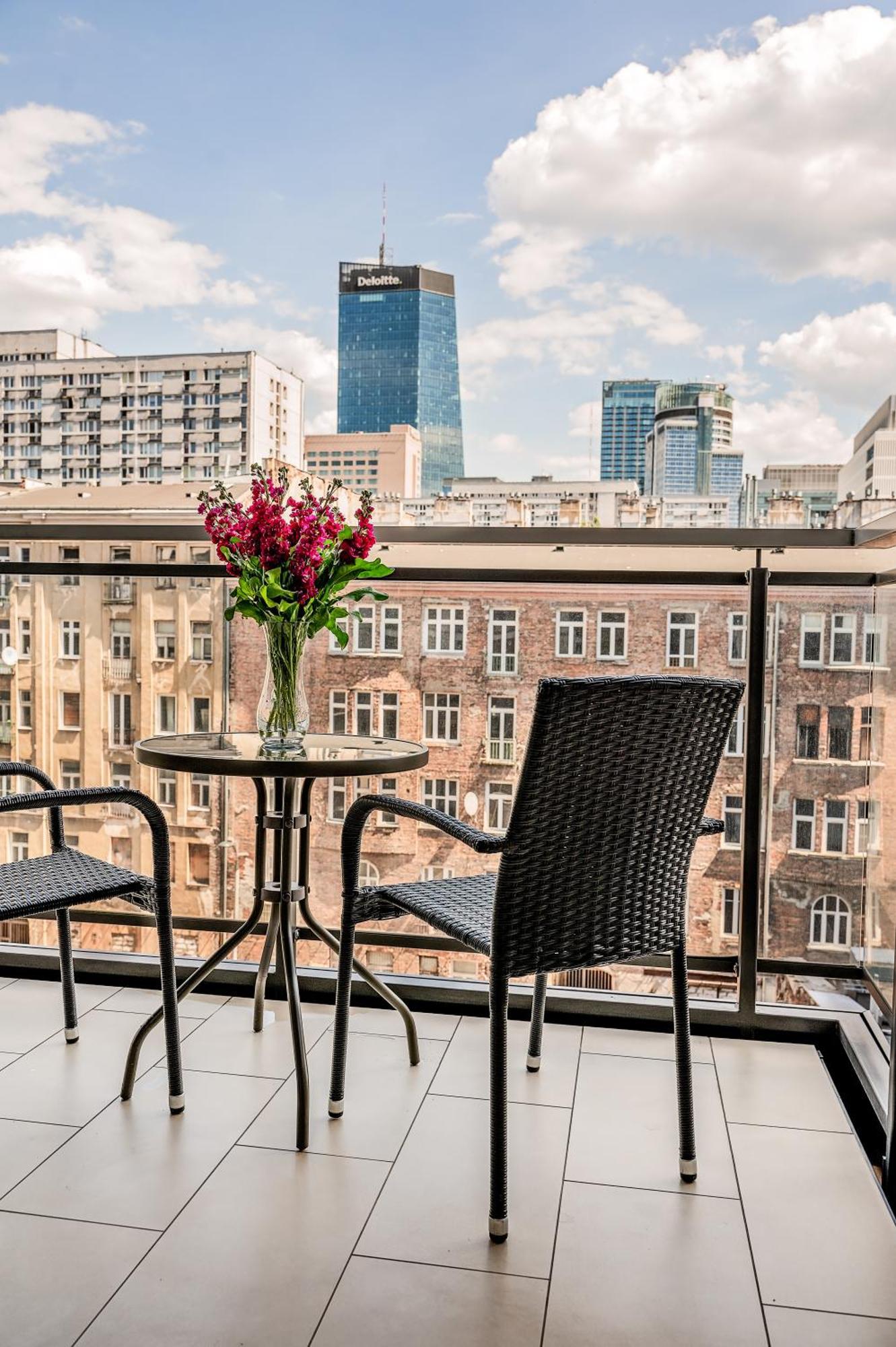 Mennica Residence Patronus Apartments Warschau Exterior foto