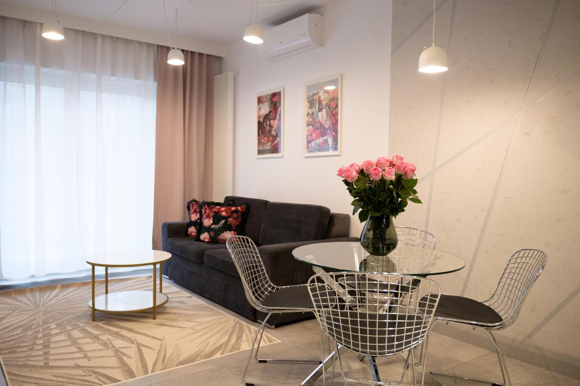 Mennica Residence Patronus Apartments Warschau Exterior foto